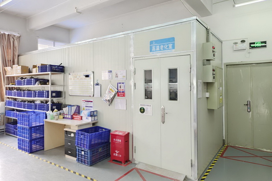 Transductor ultras&oacute;nico integrado para medidor de nivel ultras&oacute;nico - 21 kHz